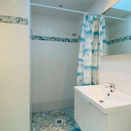 Villa A Proximite De La Et Des Commerces *