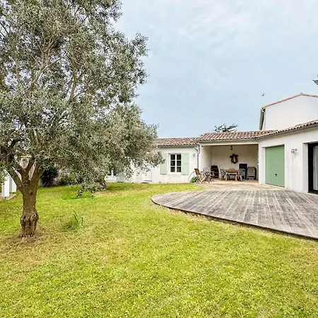 à Proximité De La Et Des Commerces Villa